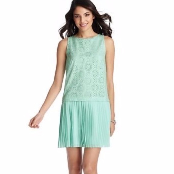 green emerald velvet dress Maeve Anthropologie Kelly Green Eyelet Lace Midi Dress (2) – The Thrifty  Hippy